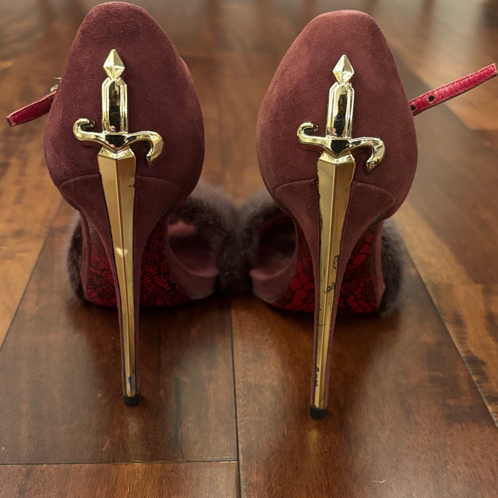 Cesare Paciotti Burgundy Heels with Fur Detail - Picture 5 of 10